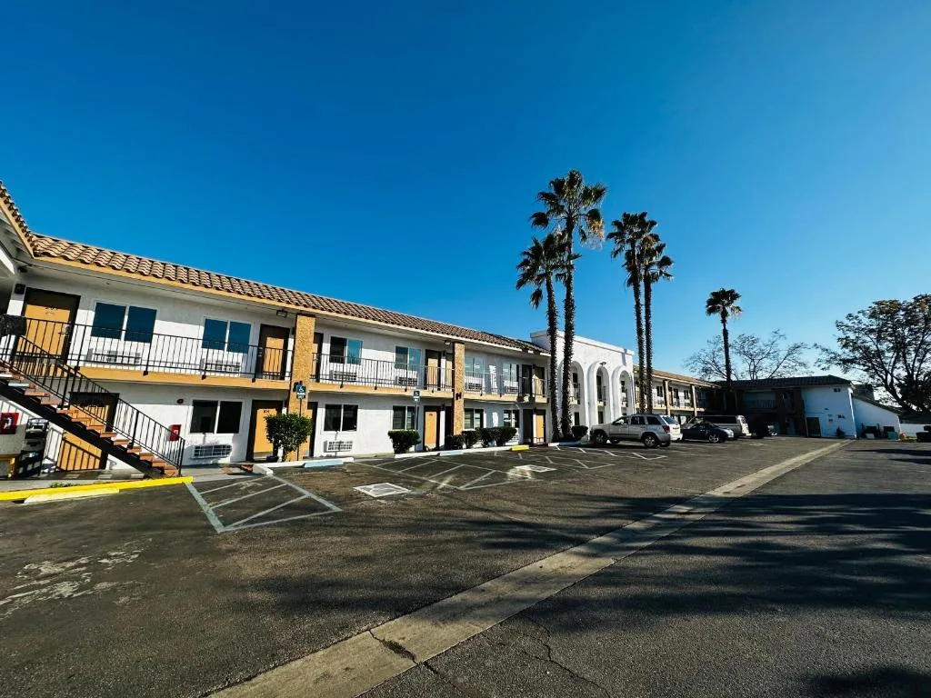 Casa Blanca Hotel - Cypress, Buena Park — 5