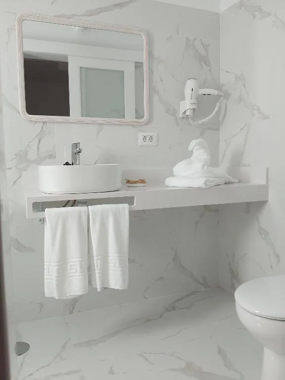 Hotel Monopol — 2