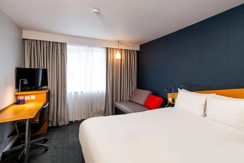 Holiday Inn Express Swansea East by IHG — 3