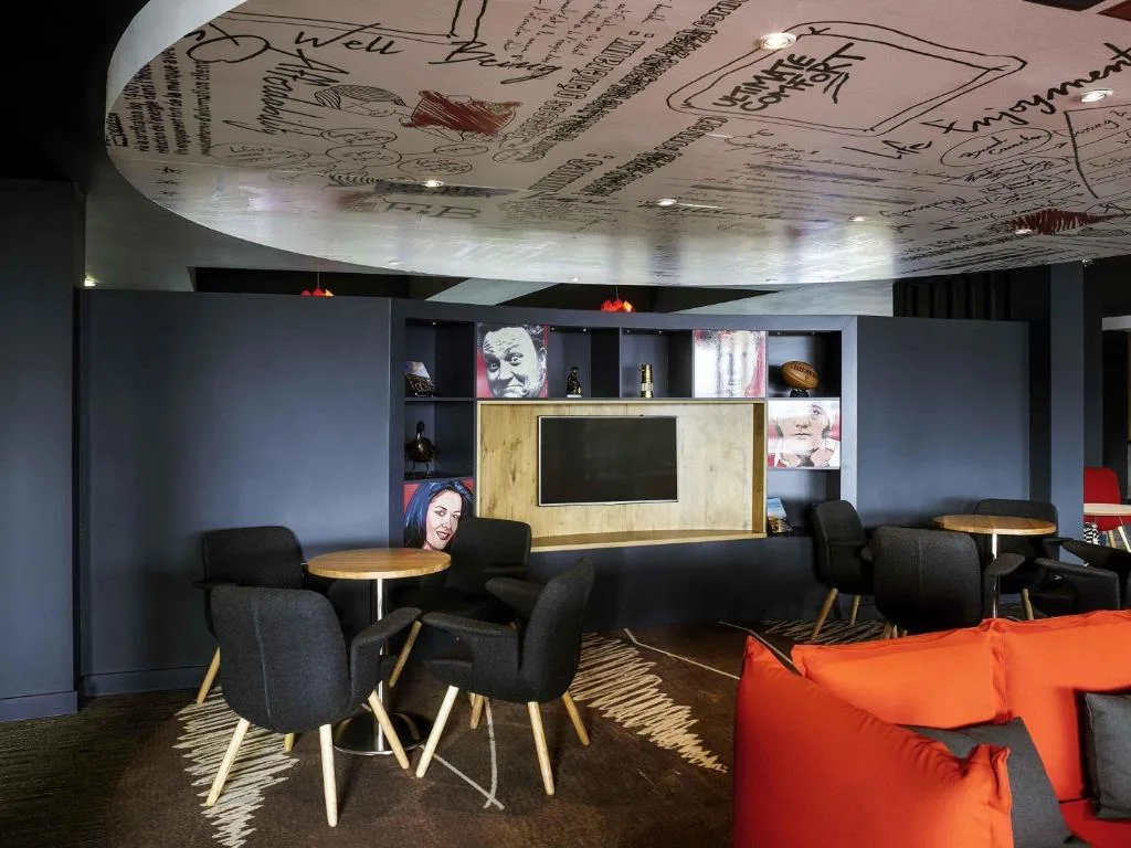 ibis Swansea — 3