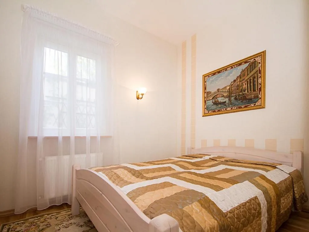 Aparte Lux — 2