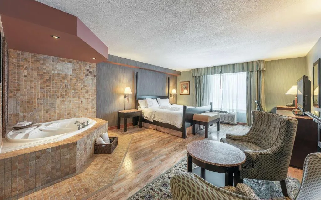 Hampton Inn & Suites by Hilton Moncton — 2
