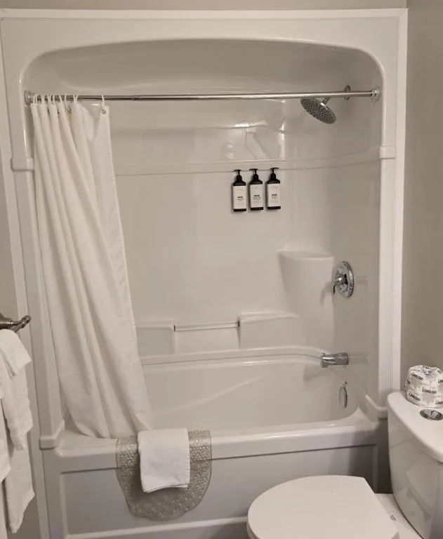 Hotel Moncton — 3