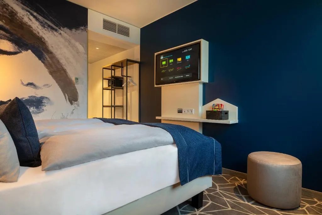 Holiday Inn - the niu, Ridge Halle Central Station by IHG — 2