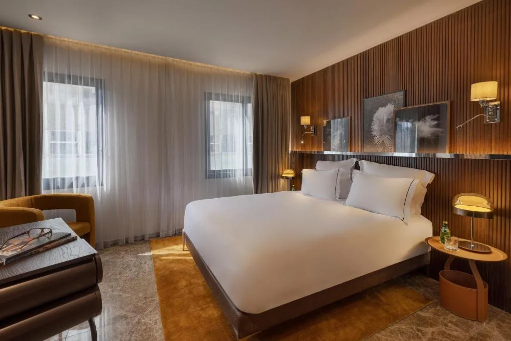 Fiori 41-By Adam Hotels — 2