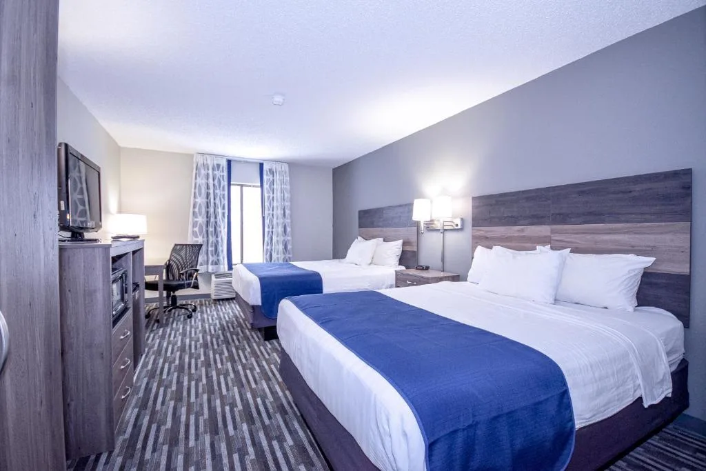 Days Inn & Suites by Wyndham Wisconsin Dells — 2