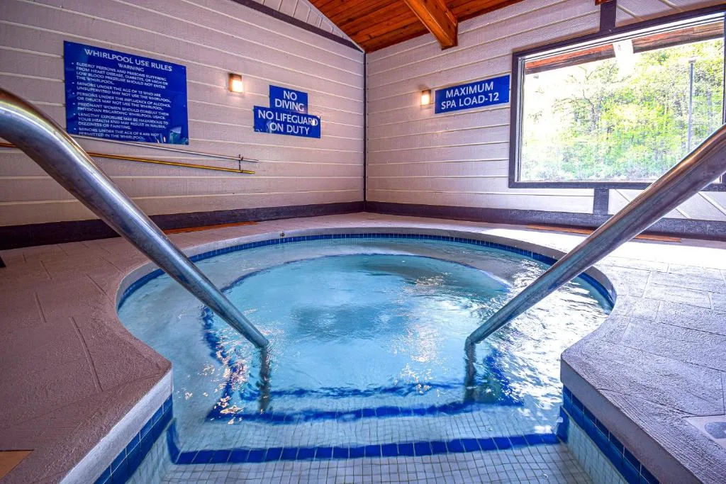 Days Inn & Suites by Wyndham Wisconsin Dells — 5
