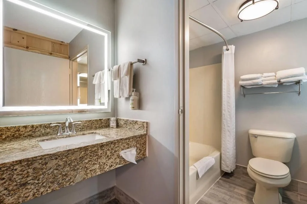 AmericInn by Wyndham Wisconsin Dells — 3