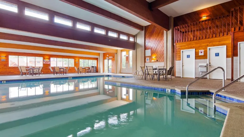 Best Western Ambassador Inn & Suites — 4