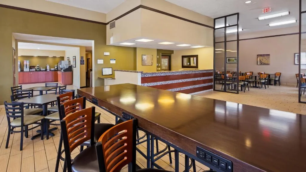 Best Western Ambassador Inn & Suites — 5