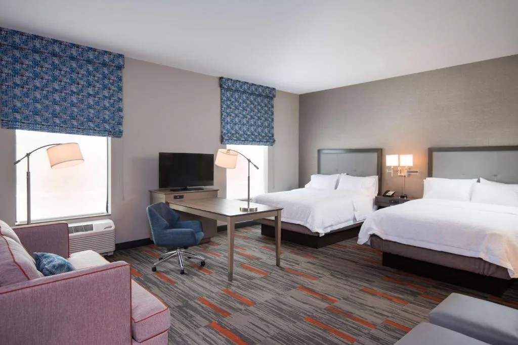 Hampton Inn and Suites at Wisconsin Dells Lake Delton — 2
