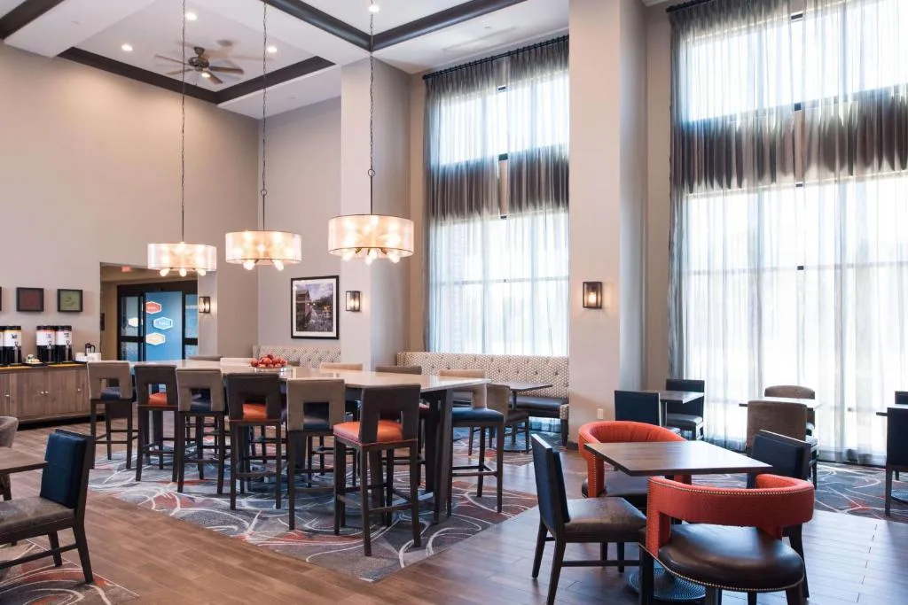 Hampton Inn and Suites at Wisconsin Dells Lake Delton — 5