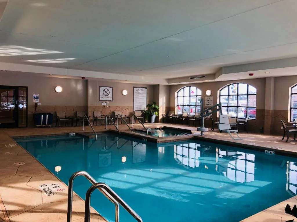 Staybridge Suites - Wisconsin Dells - Lake Delton by IHG — 2