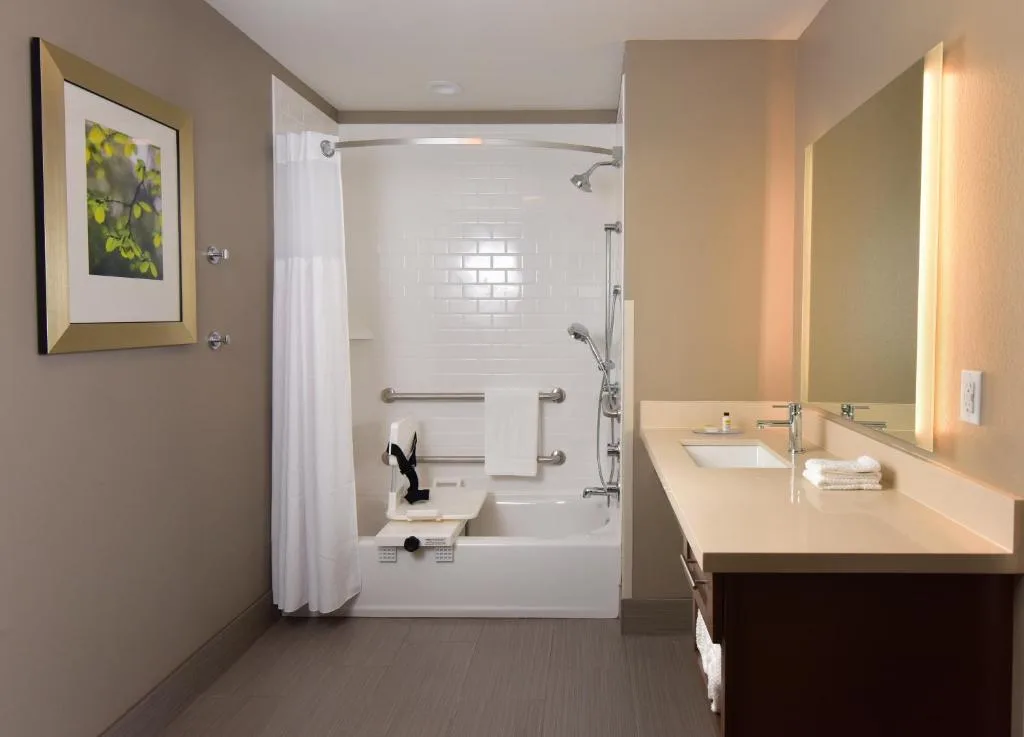 Staybridge Suites - Wisconsin Dells - Lake Delton by IHG — 4