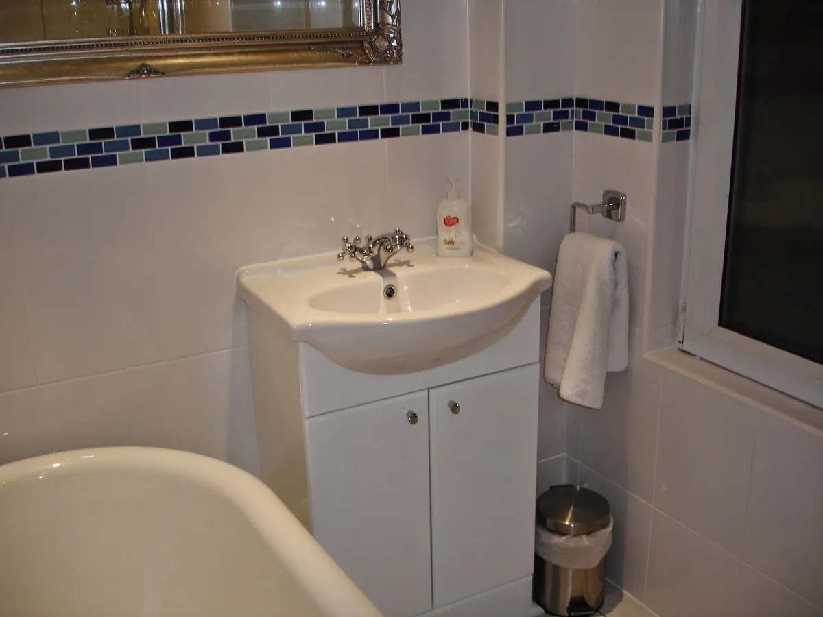 Annie's Guest House South Shields Bed and Breakfast — 3
