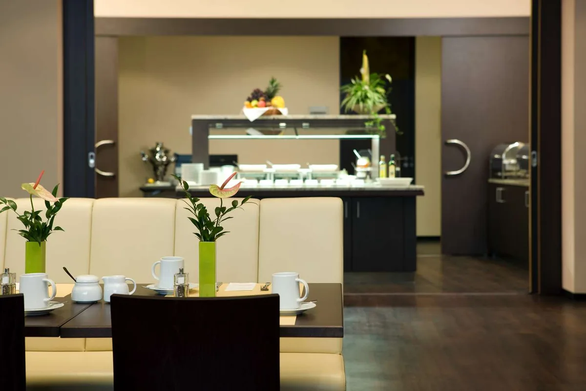 IntercityHotel Essen — 4