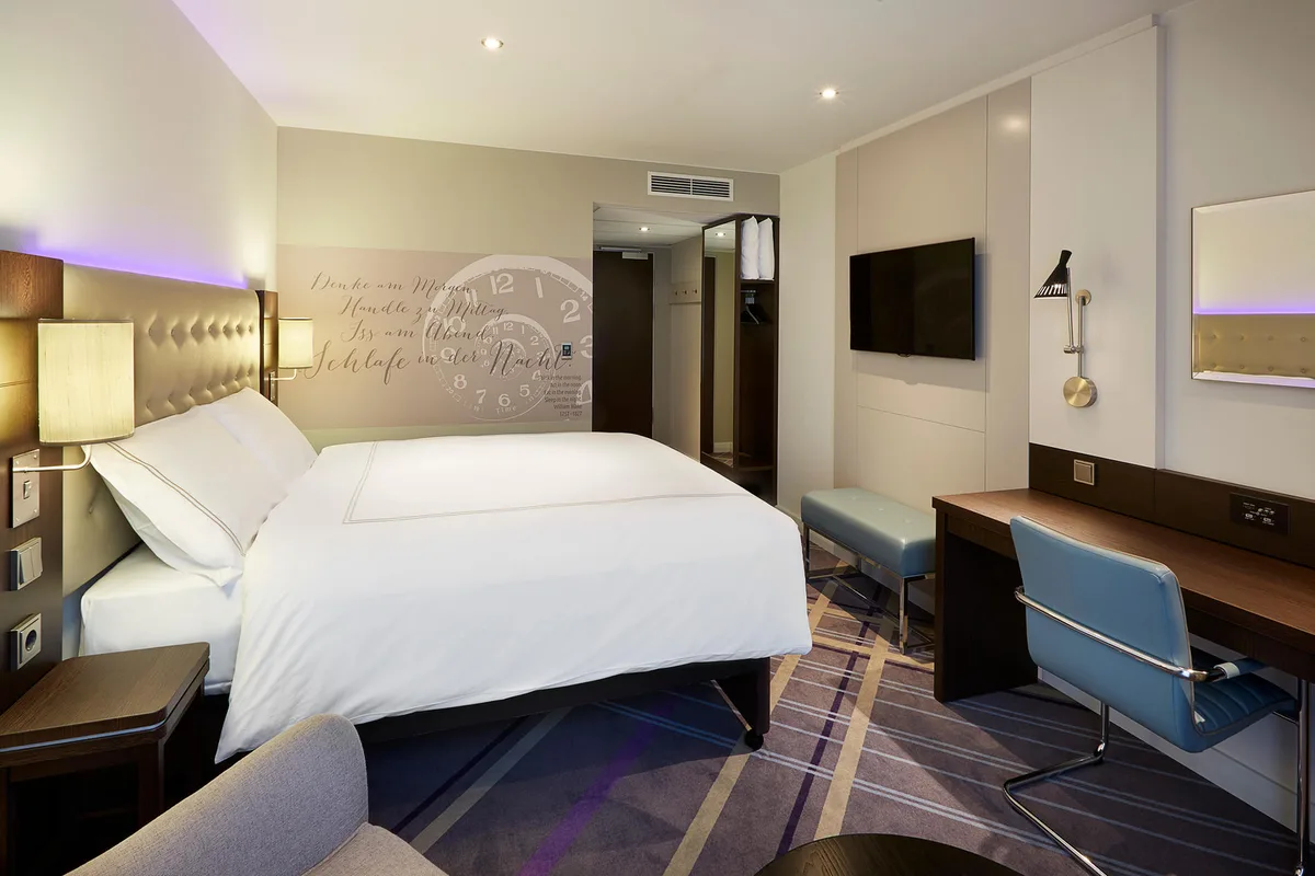 Premier Inn Essen City Centre Hotel