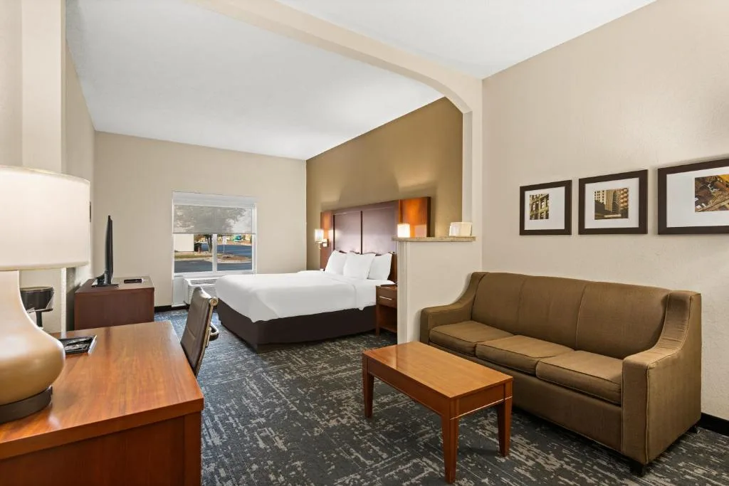 Comfort Suites Kansas City-Liberty — 2