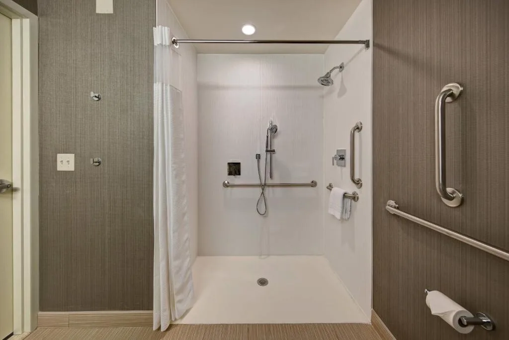 Courtyard by Marriott Kansas City Downtown/Convention Center — 3