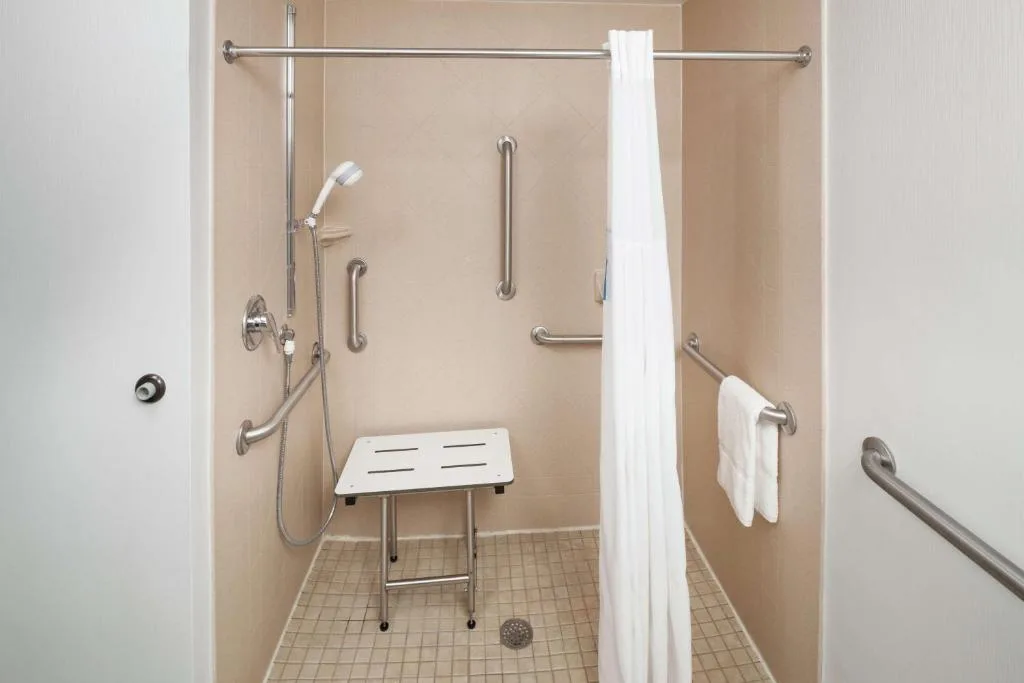 Hampton Inn Kansas City Liberty — 3
