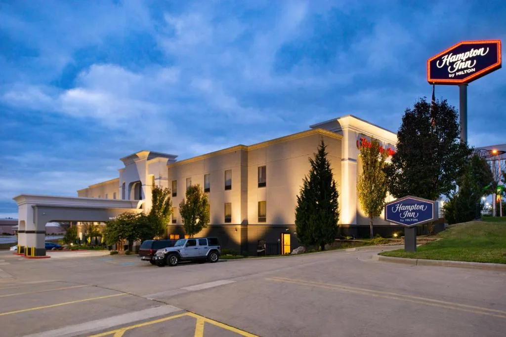 Hampton Inn Kansas City Northeast — 5