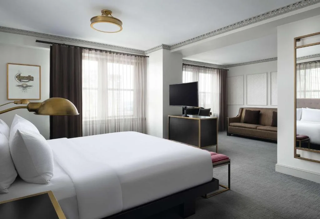 Hotel Phillips Kansas City, Curio Collection By Hilton — 2