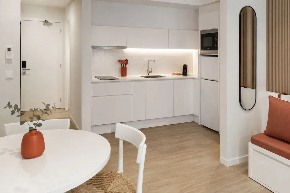 Bellavique Hotel & Suites
