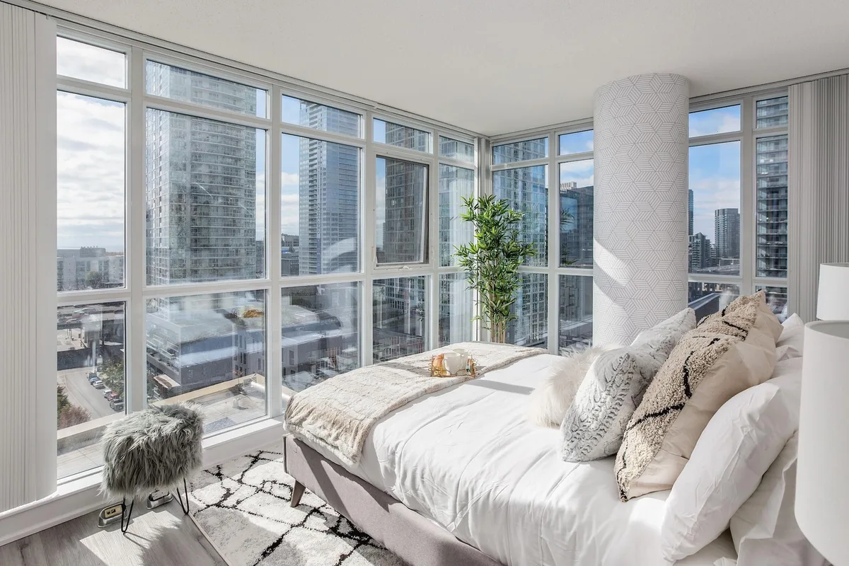 Iceboat Elegance Suites
