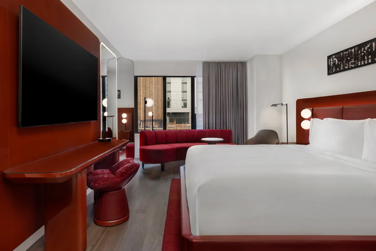 Revery Toronto Downtown, Curio Collection by Hilton — 3