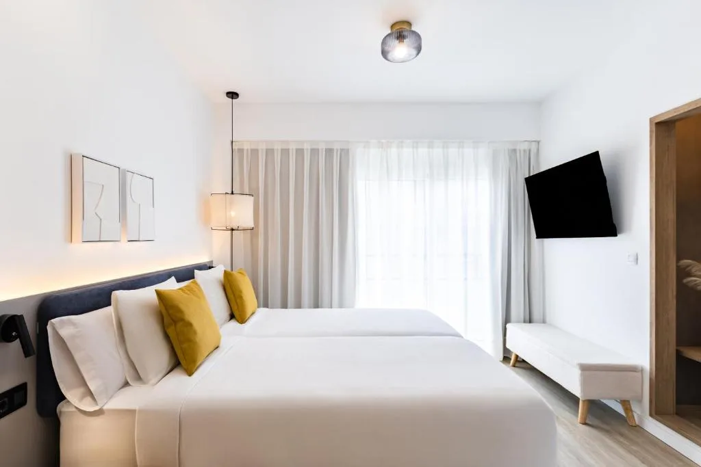 Hotel Adonis La Suite — 2