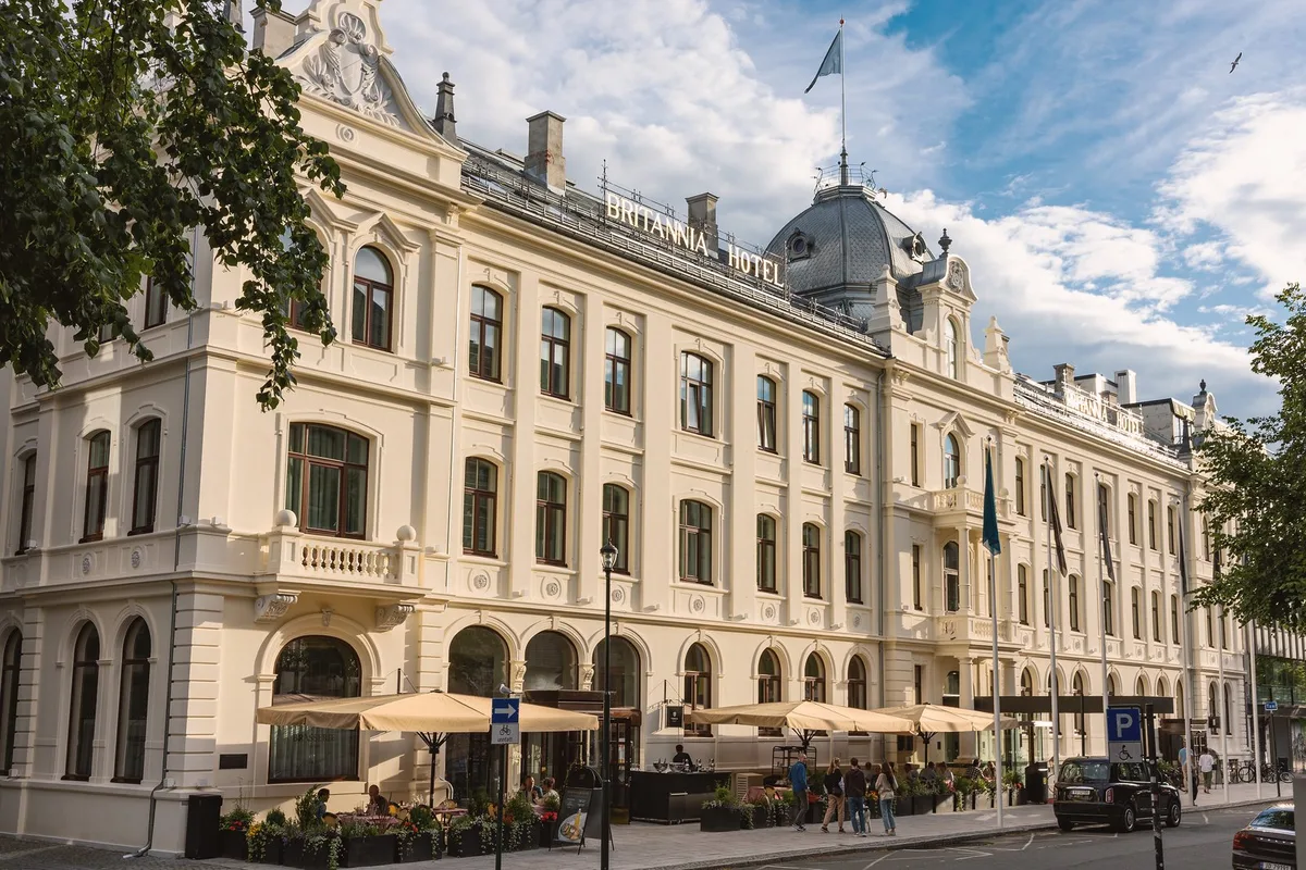 Britannia Hotel — 4