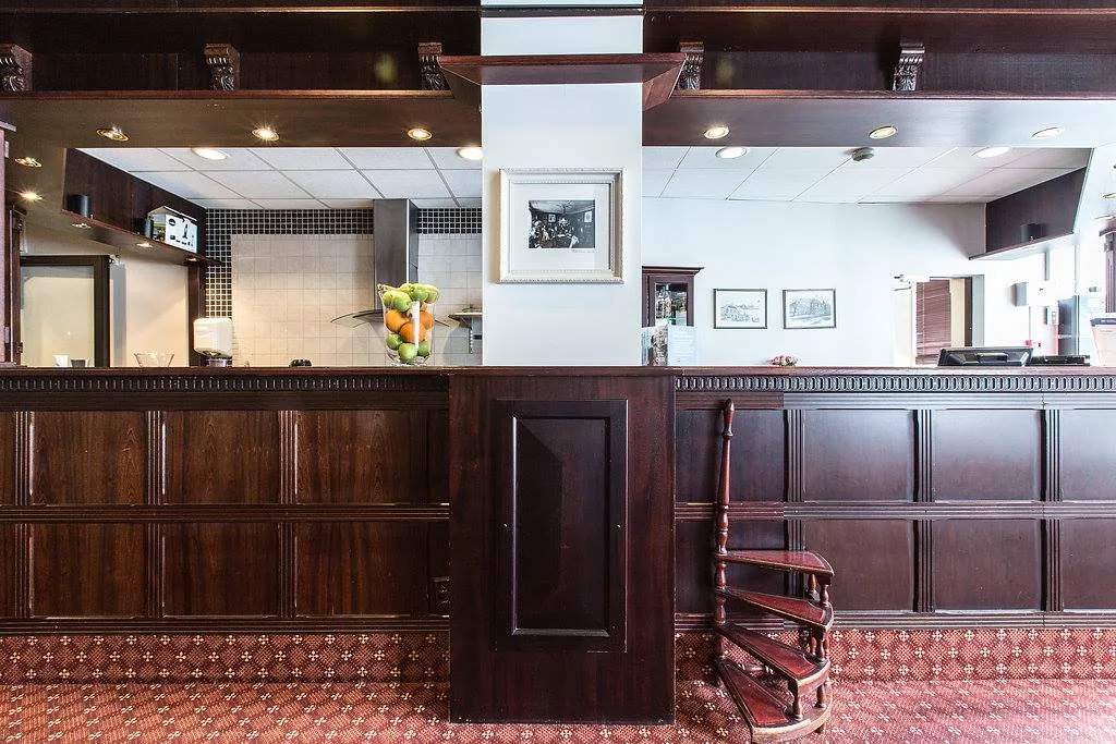 Chesterfield Hotel — 5