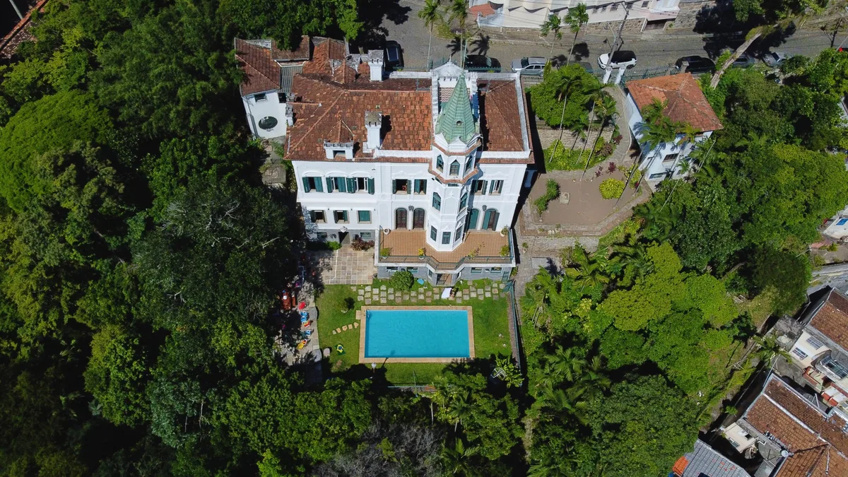 Castelo dos Tucanos Host — 3