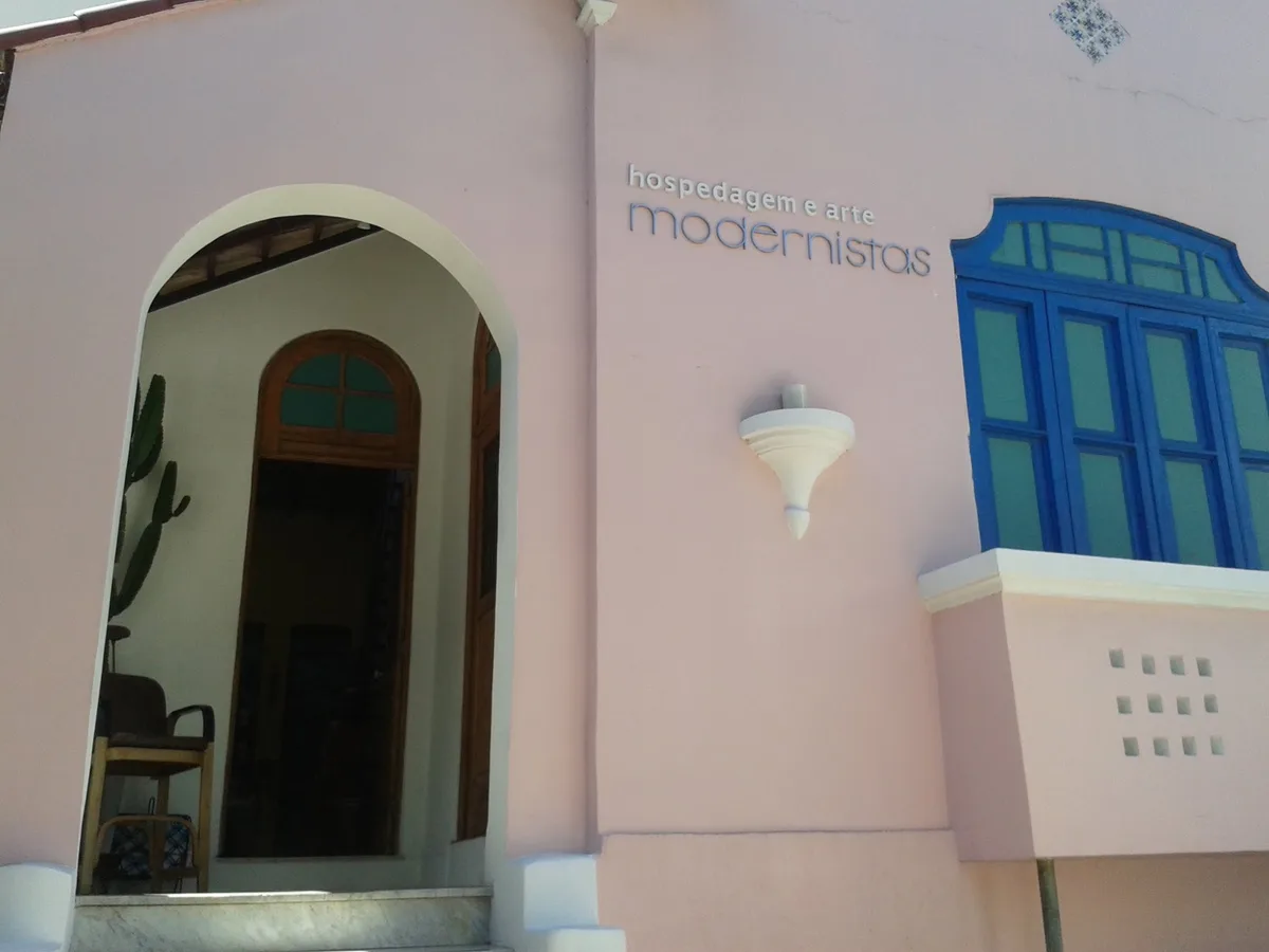 Modernistas Hospedagem e Arte — 5