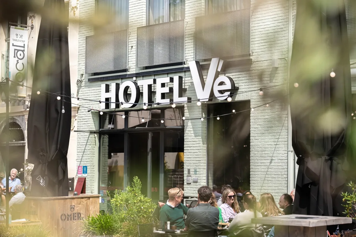 Hotel Vé — 2