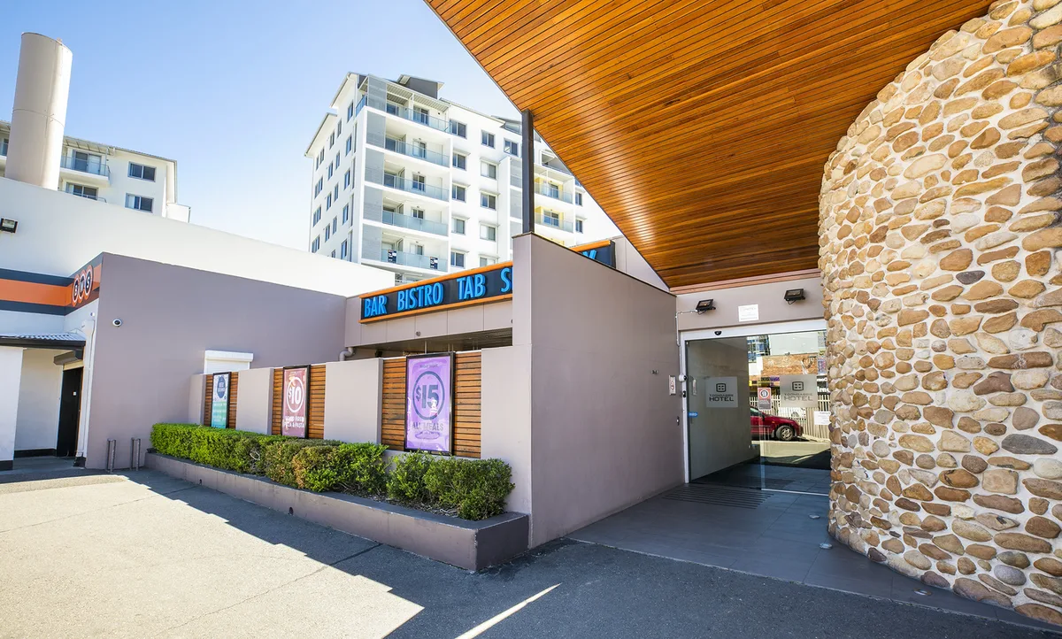 Toongabbie Hotel — 4