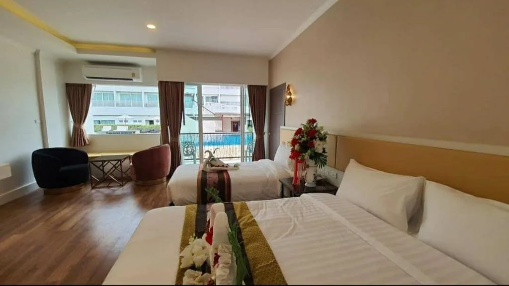Swan Lake Hotel Sattahip — 2
