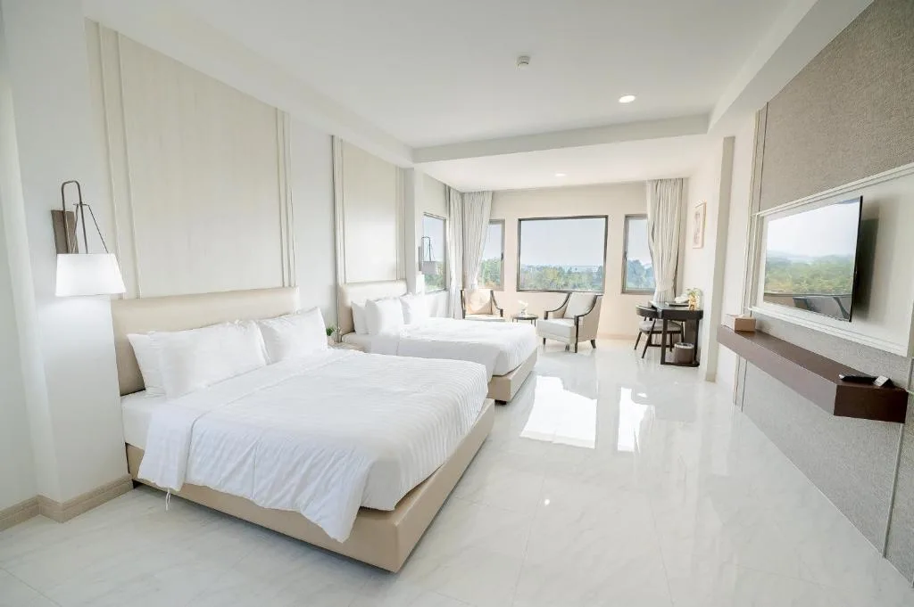 THE NAVY HOUSE HOTEL — 2