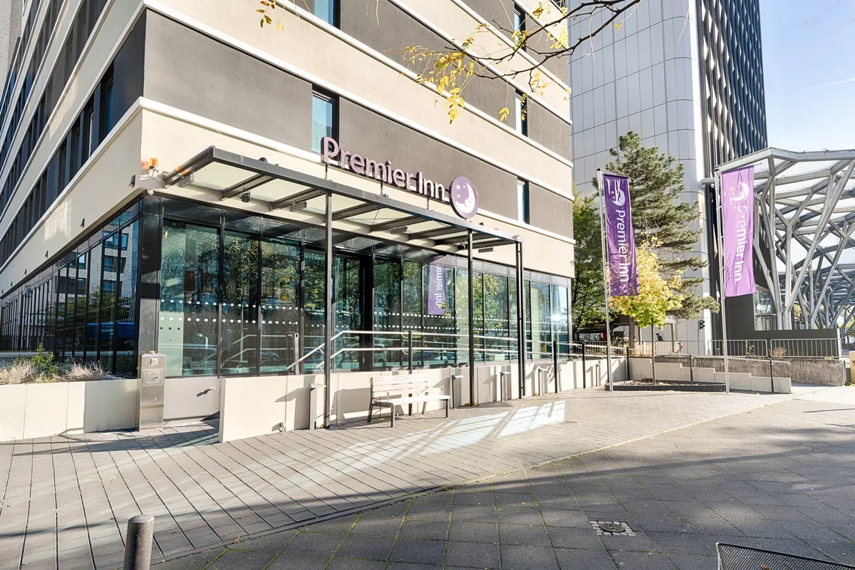 Premier Inn Frankfurt Westend Hotel — 2