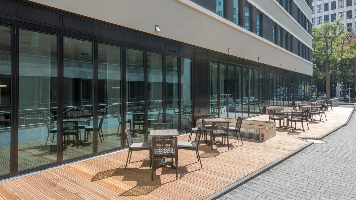 Premier Inn Frankfurt Westend Hotel — 3
