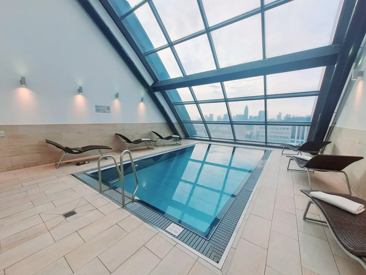 Radisson Blu Hotel, Frankfurt — 2