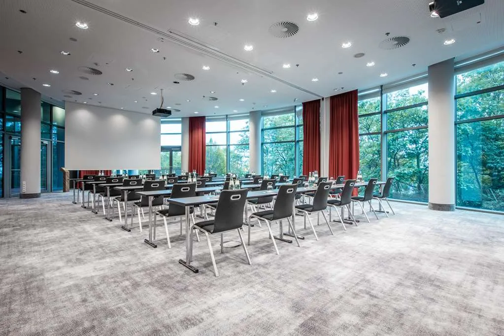 Radisson Blu Hotel, Frankfurt — 5