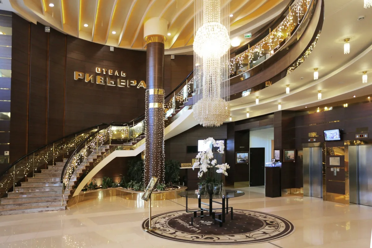Riviera Hotel