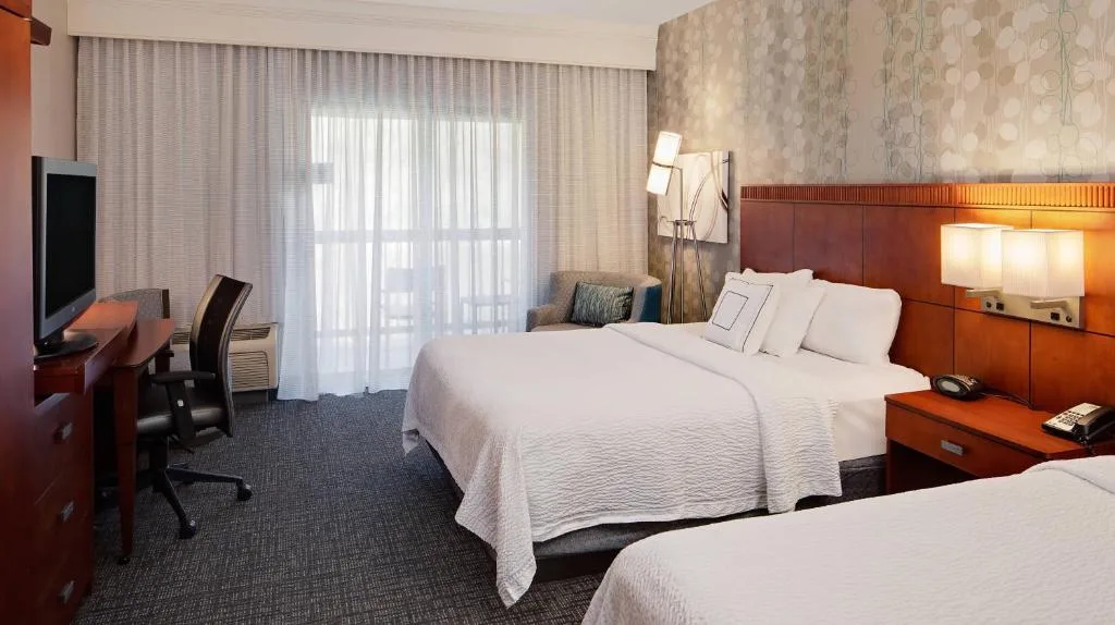 Courtyard by Marriott Pittsburgh West Homestead Waterfront — 4