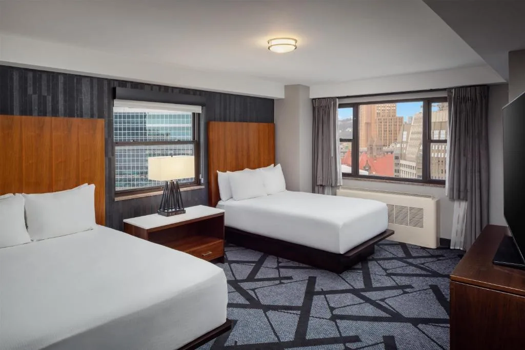 DoubleTree by Hilton Hotel & Suites Pittsburgh Downtown — 2