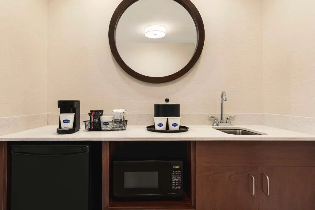 Hampton Inn & Suites Pittsburgh Waterfront West Homestead — 3