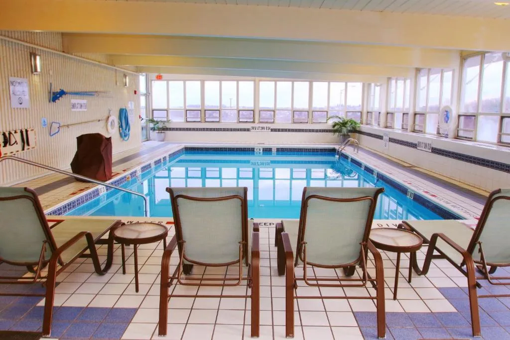 Holiday Inn Express Pittsburgh West - Greentree by IHG — 4