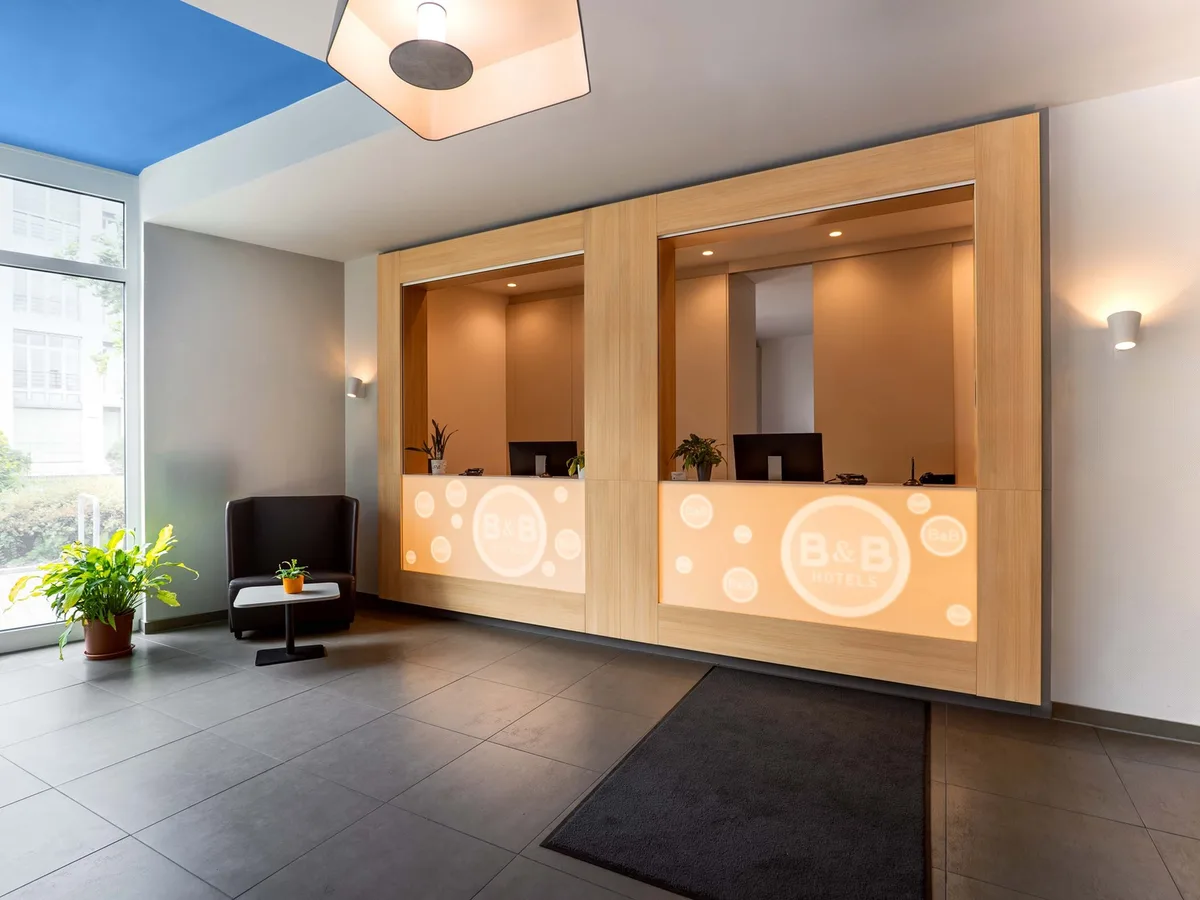 B&B HOTEL Stuttgart-Airport/Messe — 2