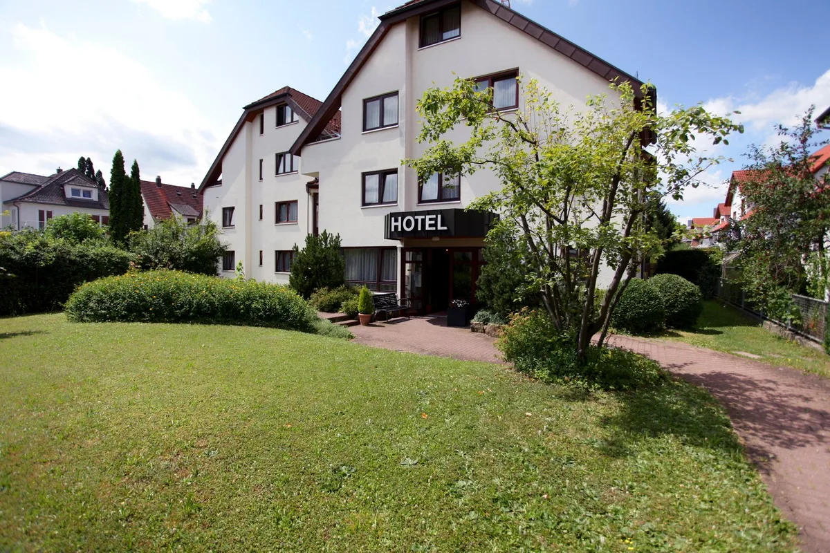 Hotel Flora Stuttgart-Möhringen — 3