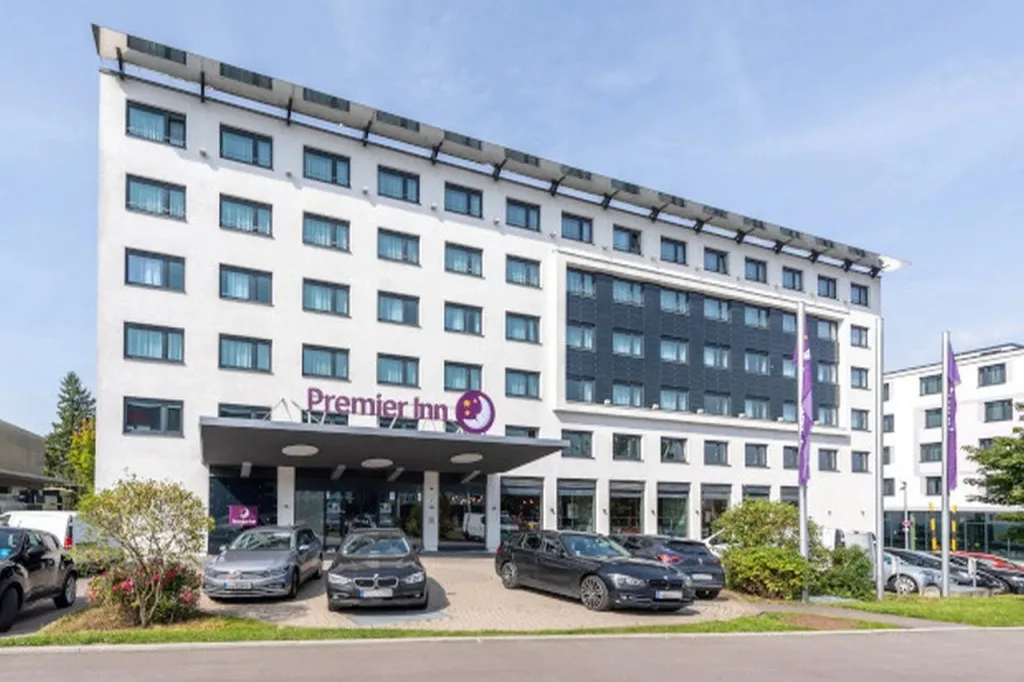 Moxy Stuttgart Airport/Messe — 3